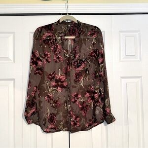 NWOT! Kut from the Kloth Semi-Sheer Floral Blouse. Size Small
